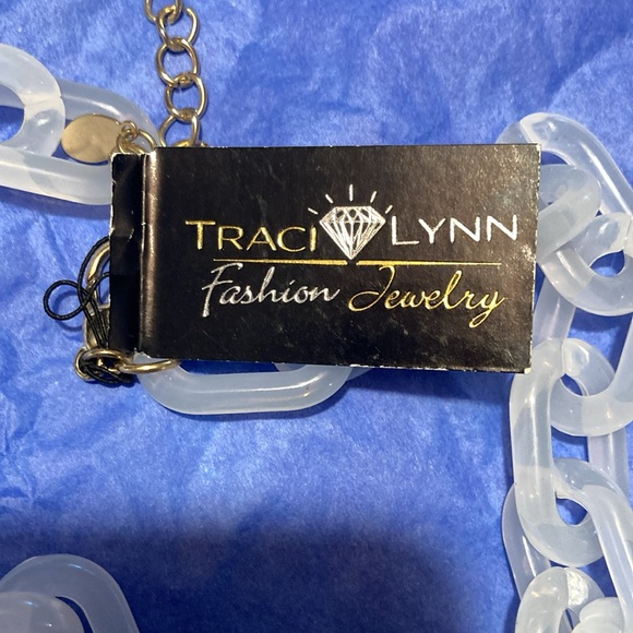 Necklace. NWT. Chunky 11” double necklace, thick plastic links with strong clasp - Picture 9 of 12